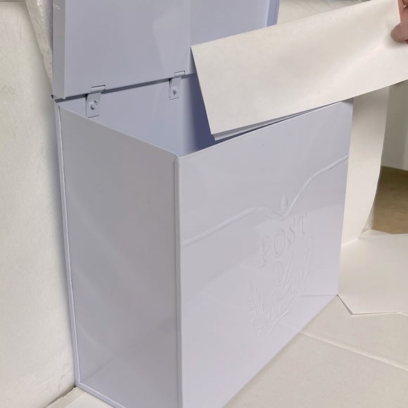 Chelsea Wall Mounted Steel Embossed Mailbox – Classic Durable Design (New) - Picture 4 of 16